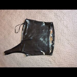 Metallic one shoulder crop top